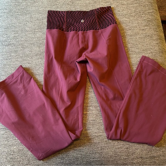 Lululemon groove pant 111 (regular) in red grape color - Picture 3 of 3